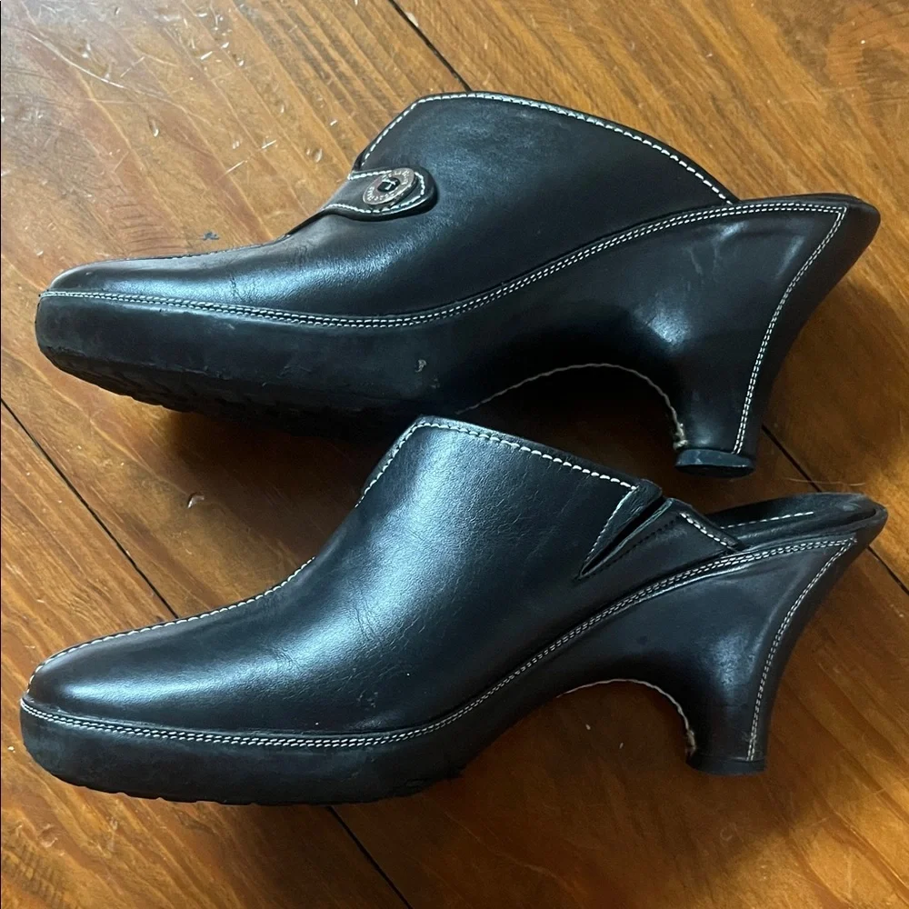 Cole Haan Black Leather Slip-On Mules with White Stitching and Logo Button - Picture 3 of 4